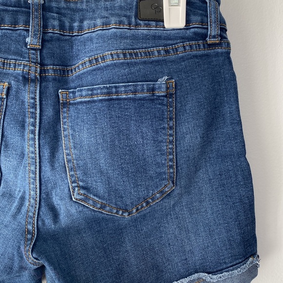 Celebrity Pink cuffed stretch jean shorts size 9/29 - Picture 8 of 8